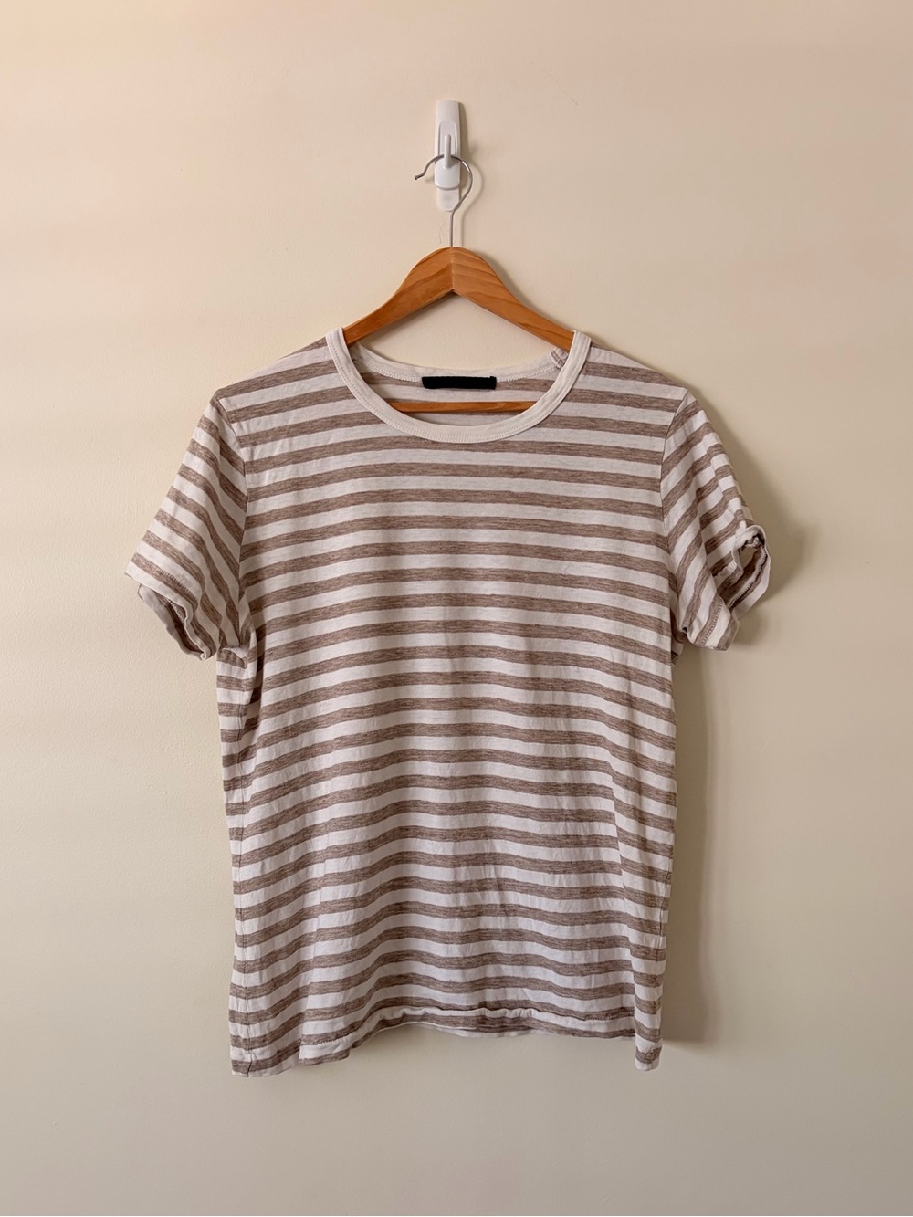 Jenni Kayne Short-Sleeve Crewneck Tee in Beige and White